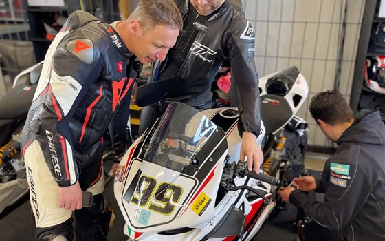 Endlich wieder im Kreis fahren - Bild 9