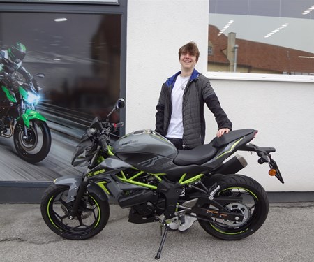  Bremsen ist die Umwandlung hochwertiger Geschwindigkeit in sinnlose Wärme.   