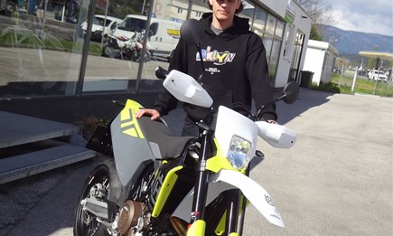 Motorradfahren ist mehr als nur ein Glücksgefühl. Es löst etwas in mir aus, das ich nicht in Worte fassen kann.  