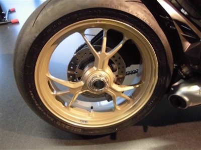 EXCLUSIV: Ducati Panigale 1299 S  Anniversario - Bild 4