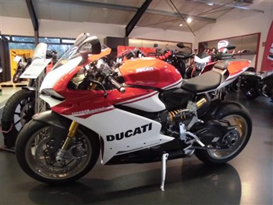 EXCLUSIV: Ducati Panigale 1299 S  Anniversario Bild 8: EXCLUSIV: Ducati Panigale 1299 S  Anniversario