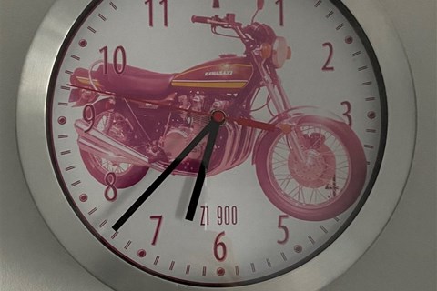 Auto Center Brenner GmbH-News: Unterschätzte Wartezeiten auf 125er & größere Fahrzeuge