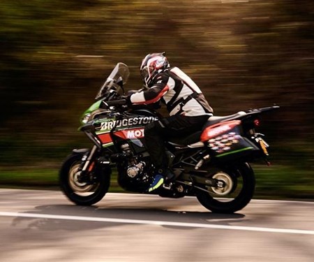 Ultimativer Touring-Rekord aufgestellt:  15 Länder in 22 Stunden mit der Kawasaki Versys 1000 SE
