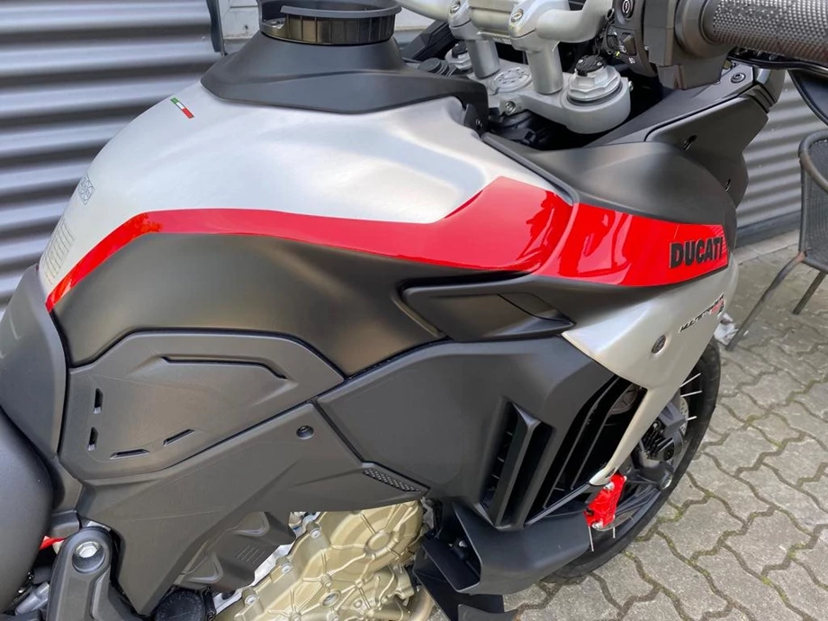 Die neue DUCATI Multistrada V4 RALLY  - Sommeraktion - ab 0,99 % eff. Zins !  Bild 5: Die neue DUCATI Multistrada V4 RALLY  - Sommeraktion - ab 0,99 % eff. Zins !