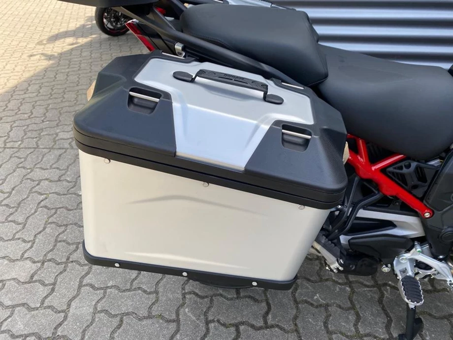 Die neue DUCATI Multistrada V4 RALLY  - Sommeraktion - ab 0,99 % eff. Zins !  Bild 3: Die neue DUCATI Multistrada V4 RALLY  - Sommeraktion - ab 0,99 % eff. Zins !