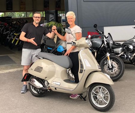 Vespa für fünffache Weltmeisterin Vespa für fünffache Weltmeisterin