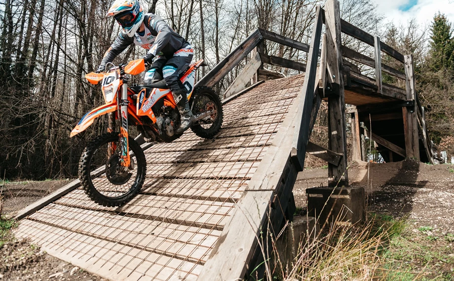 Doppelsieg beim Enduro ÖM Rennen in Türnitz und Podiumsplatz beim Enduro GP Rennen in Schweden für die Walzer Armada! Bild 1: Doppelsieg beim Enduro ÖM Rennen in Türnitz und Podiumsplatz beim Enduro GP Rennen in Schweden für die Walzer Armada!