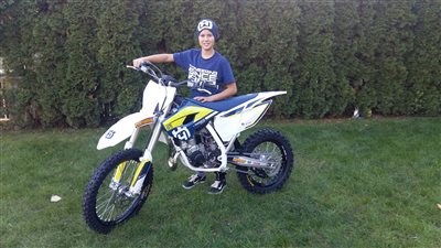 Übergabe einer Husqvarna TC 85 