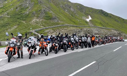 KTM/GASGAS Walzer "Ride out" färbte die Nockalmstraße orange!