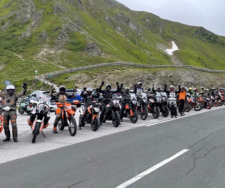 KTM/GASGAS Walzer "Ride out" färbte die Nockalmstraße orange!