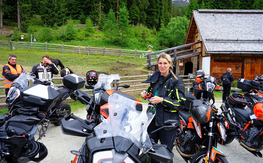 KTM/GASGAS Walzer "Ride out" färbte die Nockalmstraße orange! Bild 7: KTM/GASGAS Walzer "Ride out" färbte die Nockalmstraße orange!