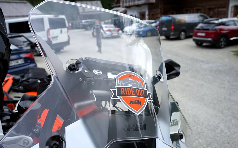 KTM/GASGAS Walzer "Ride out" färbte die Nockalmstraße orange! Bild 2: KTM/GASGAS Walzer "Ride out" färbte die Nockalmstraße orange!