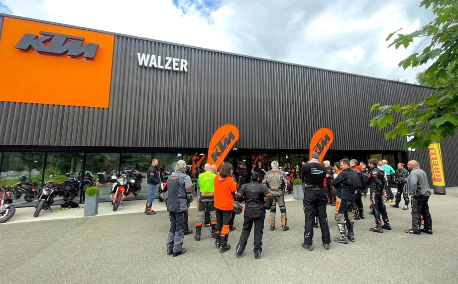 KTM/GASGAS Walzer "Ride out" färbte die Nockalmstraße orange! Bild 5: KTM/GASGAS Walzer "Ride out" färbte die Nockalmstraße orange!