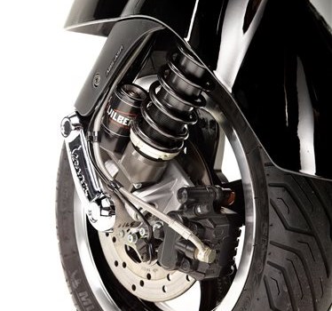 "Wonder Front" für die Vespa GTS 300 Super - Bild 3