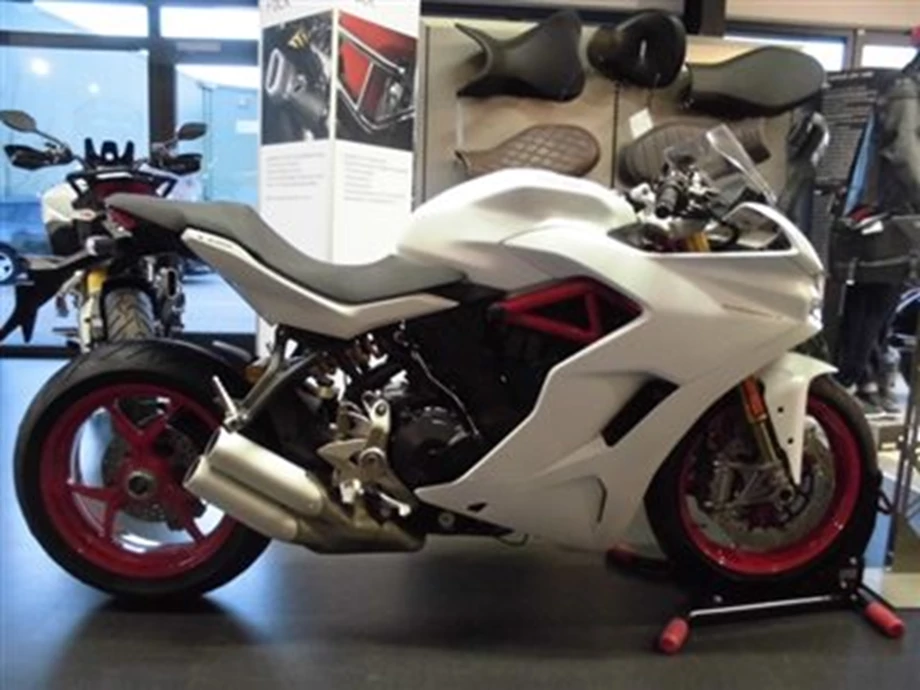 EXCLUSIV & nur am 03.12.: Die neue DUCATI SuperSport S ist da ! Bild 4: EXCLUSIV & nur am 03.12.: Die neue DUCATI SuperSport S ist da !