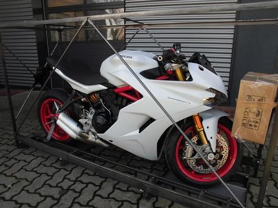 EXCLUSIV & nur am 03.12.: Die neue DUCATI SuperSport S ist da ! Bild 7: EXCLUSIV & nur am 03.12.: Die neue DUCATI SuperSport S ist da !