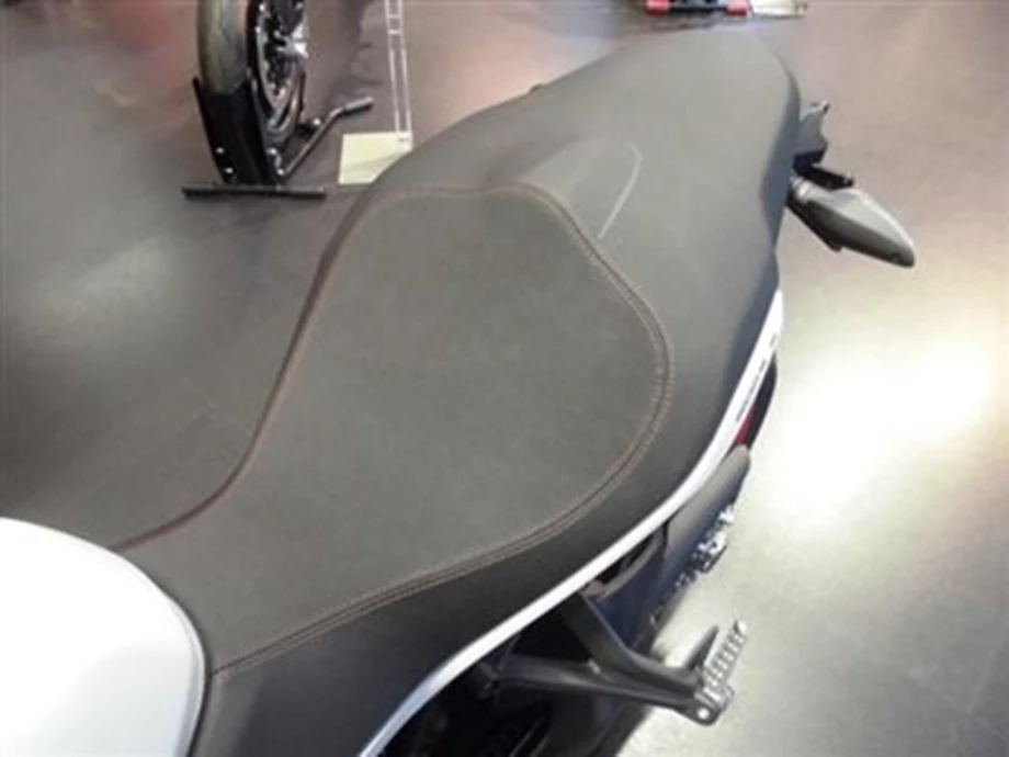 EXCLUSIV & nur am 03.12.: Die neue DUCATI SuperSport S ist da ! Bild 8: EXCLUSIV & nur am 03.12.: Die neue DUCATI SuperSport S ist da !