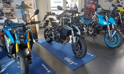 Die neue DL 800 DE und GSX8