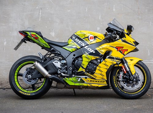 NEWS Vom 04.08. - 22.09.: Ninja ZX-10R mit Dunlop SportSmartTT testen! 