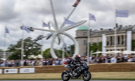 XSR900 DB40-Prototyp zeigt sich beim Goodwood Festival of Speed