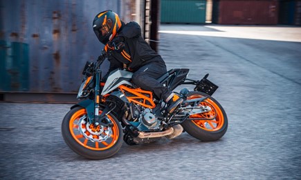 SUMMER DEAL KTM 390 DUKE