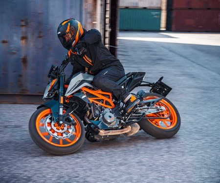 SUMMER DEAL KTM 390 DUKE