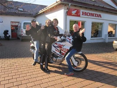 Ein Jahr geht zu Ende! Ein neues beginnt !  Unser Jubiläum "25 Jahre Honda Team Schlieter" Bild 1: Ein Jahr geht zu Ende! Ein neues beginnt !  Unser Jubiläum "25 Jahre Honda Team Schlieter"