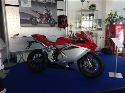 MV Agusta F4 und F4RR MY2015    MV Agusta F4 und F4RR MY2015