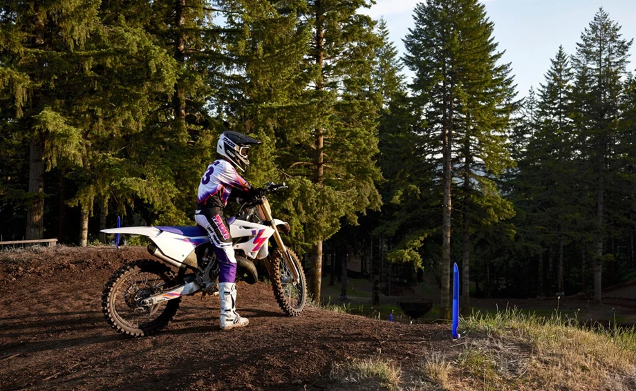 Yamaha Produktbereich „Off Road Competition“ feiert 50 Jahre YZ Bild 12: Yamaha Produktbereich „Off Road Competition“ feiert 50 Jahre YZ