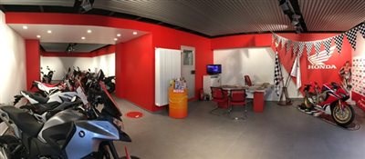 Honda-Showroom fertig ! 