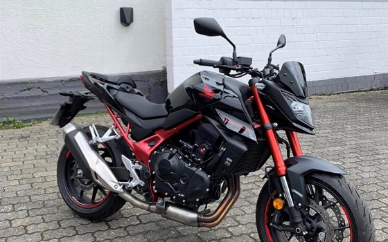 Honda CB750 Hornet  - ein wenig Umgebaut - Bild 1