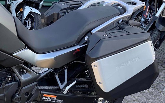Honda XL750 Transalp Modell 2023 mit Zubehör - Bild 4