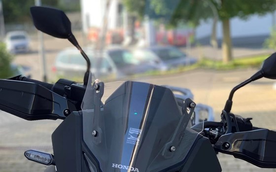Honda XL750 Transalp Modell 2023 mit Zubehör - Bild 7