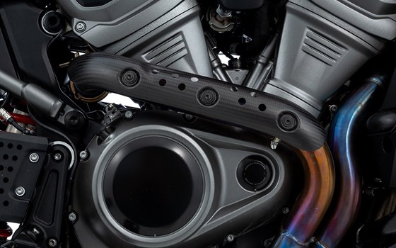 Wunderlich Krümmerschutz- und Hitzeschild für die Harley-Davidson Pan America 1250 aus Carbon - Bild 1