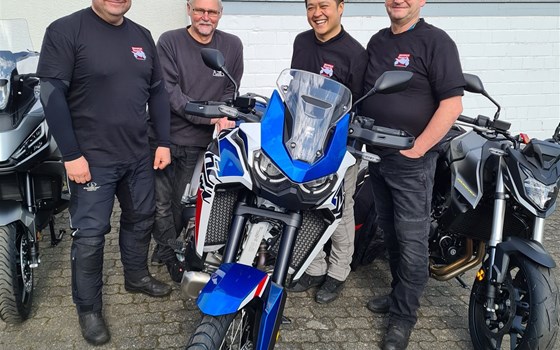 Honda-Kooperation mit Motorradtourismus: Übergabe der Motorräder an das Team vom Waldhotel Eisenberg - Bild 10