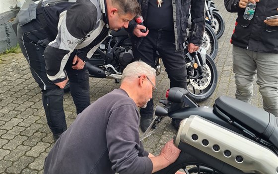 Honda-Kooperation mit Motorradtourismus: Übergabe der Motorräder an das Team vom Waldhotel Eisenberg - Bild 5