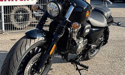 frisch eingetroffen! 125er B15 Hanway Basic Cruiser mit ABS und 15 PS