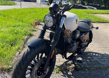 Die letzten125er B15 Hanway Basic Cruiser mit ABS und 15 PS