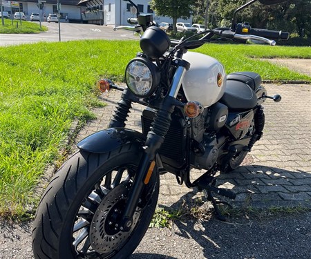 Die letzten125er B15 Hanway Basic Cruiser mit ABS und 15 PS