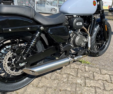 frisch eingetroffen! 125er B15 Hanway Basic Cruiser mit ABS und 15 PS