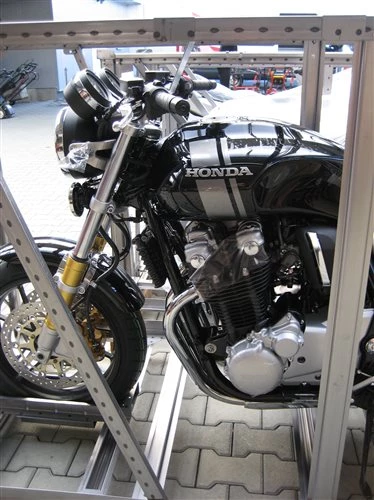 Honda Semmler - CB1100RS eingetroffen  Bild 3: Honda Semmler - CB1100RS eingetroffen