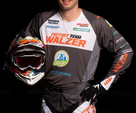 Zwei Enduro Staatsmeistertitel für die KTM Walzer Factory Piloten Maurice Egger und Walter Feichtinger Zwei Enduro Staatsmeistertitel für die KTM Walzer Factory Piloten Maurice Egger und Walter Feichtinger