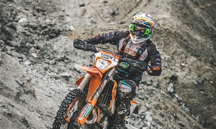 Zwei Enduro Staatsmeistertitel für die KTM Walzer Factory Piloten Maurice Egger und Walter Feichtinger 