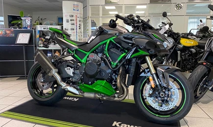 KAWASAKI Z H2 SE KOMPRESSOR - UMBAU TEAM WAHLERS EDITION KAWASAKI Z H2 SE KOMPRESSOR - UMBAU TEAM WAHLERS EDITION