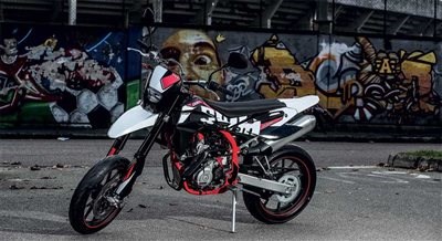 >>>SWM RS/SM 125 R Action Video<<< >>>SWM RS/SM 125 R Action Video<<<