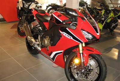 Honda Semmler - Fire Blade 2017 eingetroffen