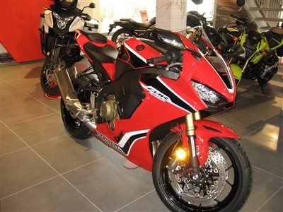 Honda Semmler - Fire Blade 2017 eingetroffen - Bild 1