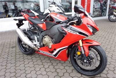 CBR 1000 RR Fireblade ist da !!