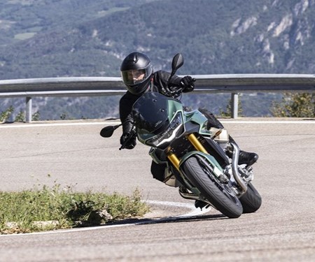 Die Moto Guzzi V100 Mandello scheut keinen Vergleich Die Moto Guzzi V100 Mandello scheut keinen Vergleich