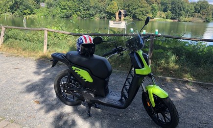 Erste Fahrt mit dem Fantic Issimo City E-Roller - Stadtflitzer - " Made in Italia " Inkl. Rückwärtsgang!